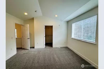 978 Edmonds Avenue NE #C, Renton, WA 98056 - Photo 3