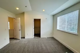 978 Edmonds Ave NE, Renton, WA 98056 - Photo 3