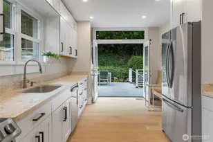 2629 Boyer Ave E, Seattle, WA 98102 - Photo 21