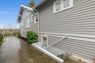 2629 Boyer Ave E, Seattle, WA 98102 - Photo 35