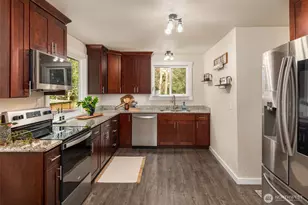 3017 SE Camano Dr, Camano Island, WA 98282 - Photo 11