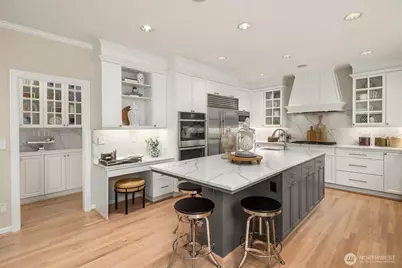 9843 NE 25th Street, Bellevue, WA 98004 - Photo 7