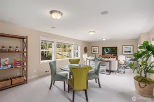 9843 NE 25th St, Bellevue, WA 98004 - Photo 17