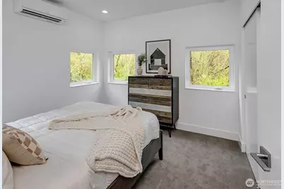 417 102nd Avenue SE, Bellevue, WA 98004 - Photo 7