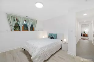 9615 NE 26th St, Clyde Hill, WA 98004 - Photo 27