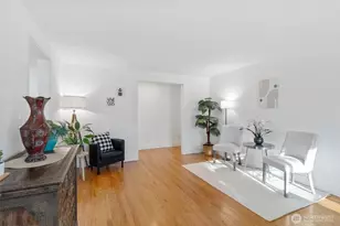 9615 NE 26th St, Clyde Hill, WA 98004 - Photo 11