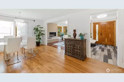 9615 NE 26th Street, Clyde Hill, WA 98004 - Photo 13