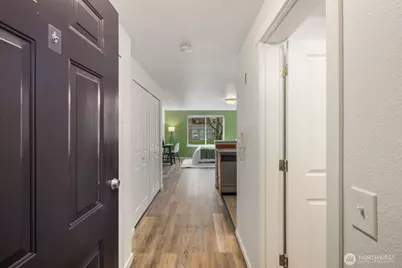 8745 Greenwood Avenue N #207, Seattle, WA 98103 - Photo 5