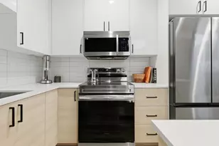 909 Hiawatha Pl S, Seattle, WA 98144 - Photo 9