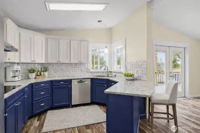 12601 NE 197th Street, Bothell, WA 98011 - Photo 7