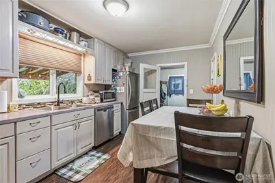 2201 Holcomb Loop Rd, Kelso, WA 98626 - Photo 11