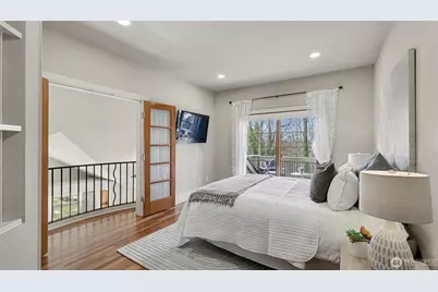 13730 Main Street, Bellevue, WA 98005 - Photo 23