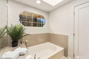 13316 NE 89th St, Redmond, WA 98052 - Photo 17