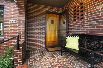 2301 Rosemont Place W, Seattle, WA 98199 - Photo 3