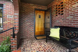 2301 Rosemont Pl W, Seattle, WA 98199 - Photo 3