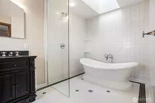 2301 Rosemont Pl W, Seattle, WA 98199 - Photo 25