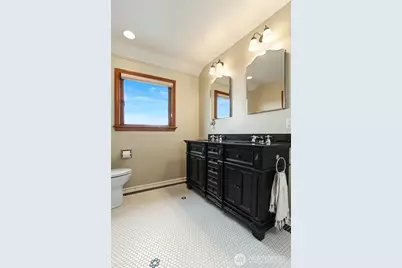 2301 Rosemont Place W, Seattle, WA 98199 - Photo 23