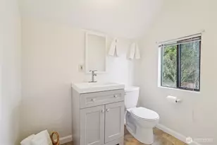 1420 N 50th St, Seattle, WA 98103 - Photo 17