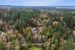 7605 NE Hidden Cove Rd, Bainbridge Island, WA 98110 - Photo 35