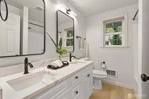 7605 NE Hidden Cove Rd, Bainbridge Island, WA 98110 - Photo 23