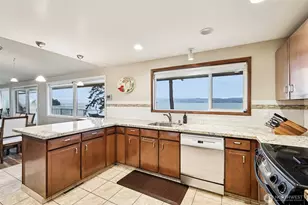 17340 Golden View Ave, La Conner, WA 98257 - Photo 11