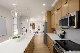 10604 NE 137th Pl, Kirkland, WA 98034 - Photo 9