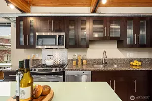 530 Broadway E, Seattle, WA 98102 - Photo 3