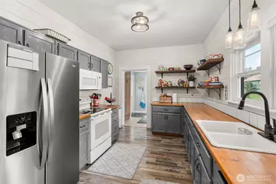 726 May Street, Raymond, WA 98577 - Photo 9