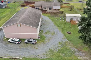 9121 229th St E, Graham, WA 98338 - Photo 23