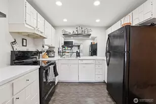 629 Cedar Ave S, Renton, WA 98057 - Photo 11