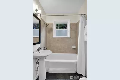 4221 S Willow Street S, Seattle, WA 98118 - Photo 11