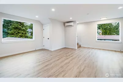 12531 25th Avenue NE #Unit B, Seattle, WA 98125 - Photo 11