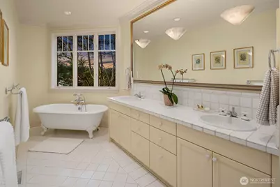 8901 NE 36th Street, Yarrow Point, WA 98004 - Photo 23