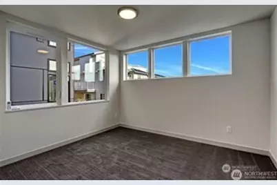 3932 1st Avenue NE, Seattle, WA 98105 - Photo 11