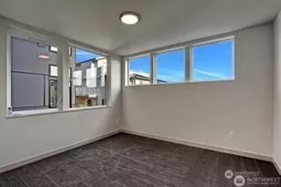 3932 1st Ave NE, Seattle, WA 98105 - Photo 11