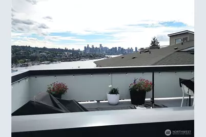 3932 1st Avenue NE, Seattle, WA 98105 - Photo 31