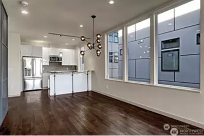 3932 1st Avenue NE, Seattle, WA 98105 - Photo 5