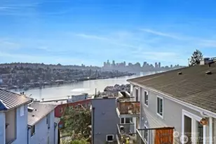 3932 1st Ave NE, Seattle, WA 98105 - Photo 3