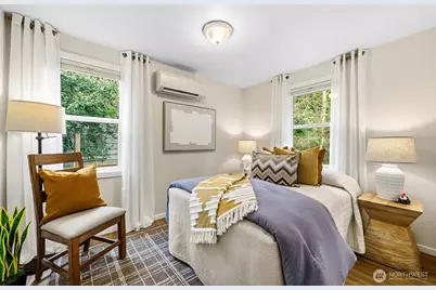 10731 Dayton Avenue N, Seattle, WA 98133 - Photo 17