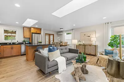 10731 Dayton Avenue N, Seattle, WA 98133 - Photo 13