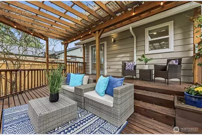 10731 Dayton Avenue N, Seattle, WA 98133 - Photo 21