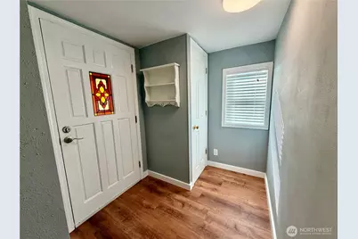 18501 52nd Avenue #6, Lynnwood, WA 98037 - Photo 3