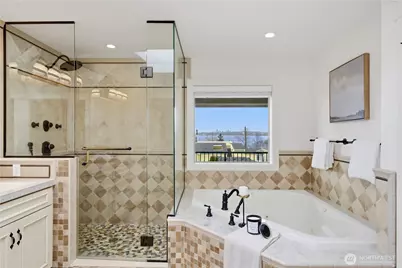 217 7th Avenue W, Kirkland, WA 98033 - Photo 23