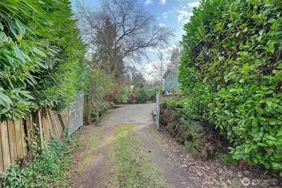 9714 20th Avenue NE, Seattle, WA 98115 - Photo 27