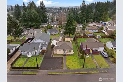 628 N Charlotte Avenue, Bremerton, WA 98312 - Photo 3