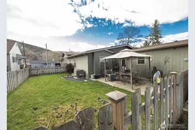 803 S 3rd Street, Dayton, WA 99328 - Photo 5