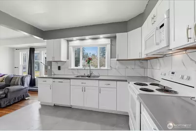 331 100th Street S, Parkland, WA 98444 - Photo 9