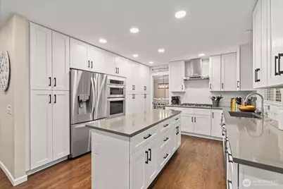 19403 NE 203rd Place, Woodinville, WA 98077 - Photo 9