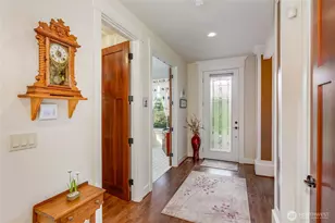 1028 10th St, Mukilteo, WA 98275 - Photo 3