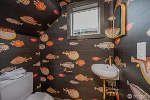 11740 Phinney Ave N, Seattle, WA 98133 - Photo 13